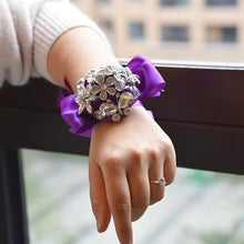 Load image into Gallery viewer, Rose Bridesmaid Hand Accessory